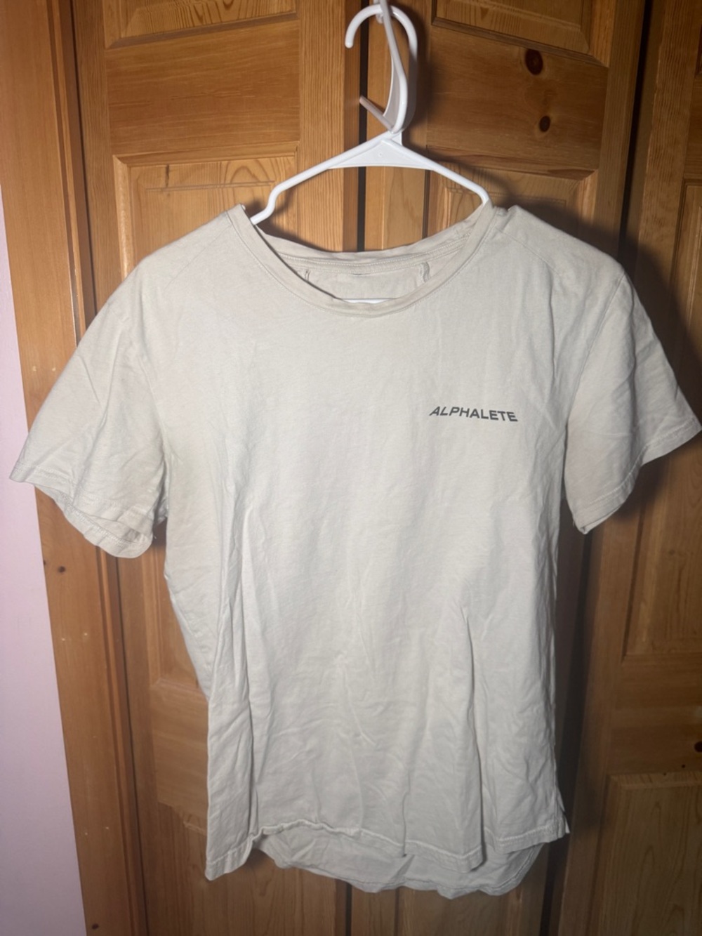 Alphalete Men's Short Sleeve Crewneck T-Shirt in Light Beige